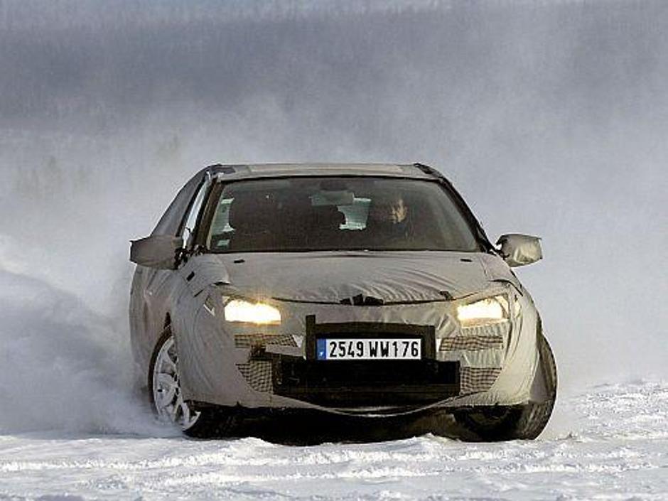 Pri Renaultu so s prototipi lagune III med testiranji prevozili več kot šest mil | Avtor: Žurnal24 main