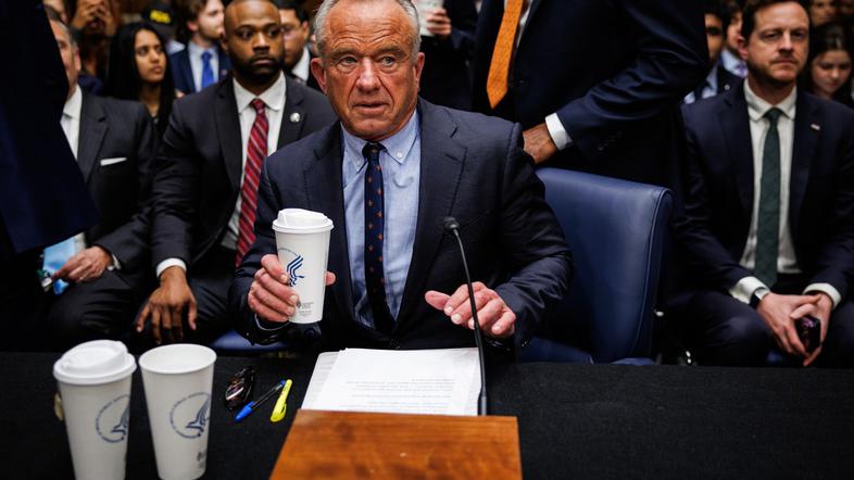 Robert F. Kennedy mlajši na zaslišanju pred senatnim odborom