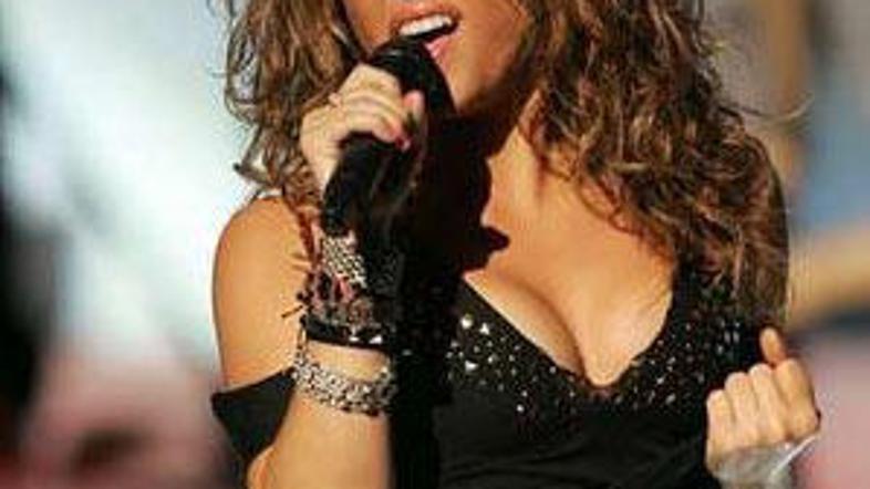 Shakira si je na albumu zaželela več plesnih skladb.