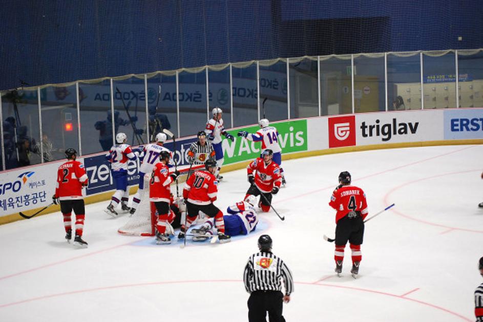 Urbas gol slovenska hokejska reprezentanca avstrijska hokejska reprezentanca Slo