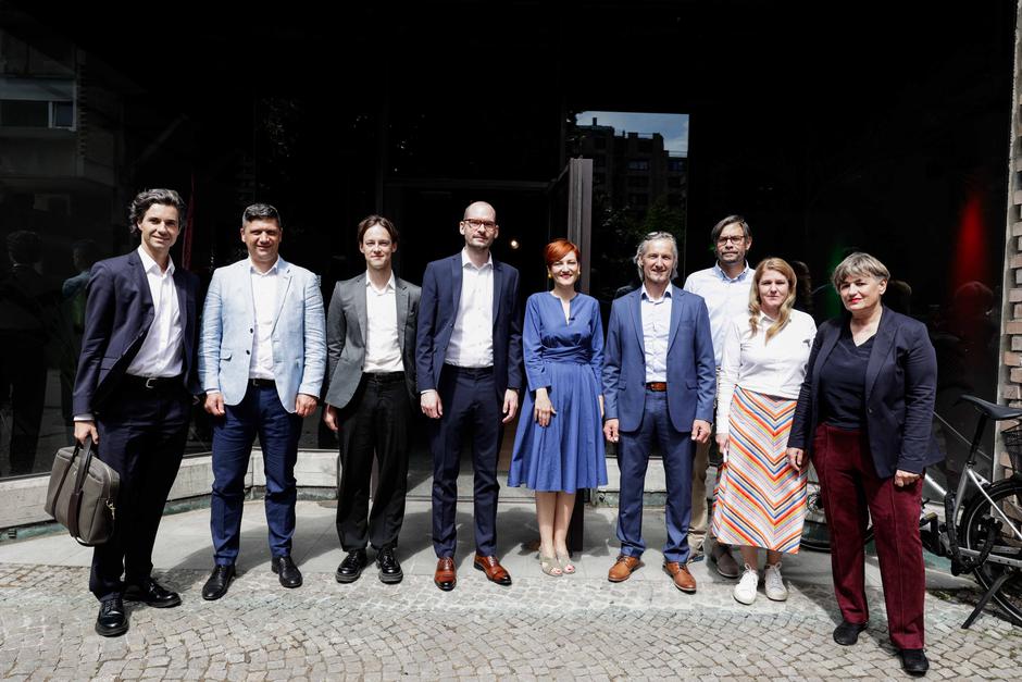 podpis namere o sodelovanju na parlamentarnih volitvah med strankama Vesna in Levica | Avtor: Saša Despot