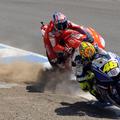 Vale Rossi in Casey Stoner sta lani bila klasično bitko. Zmagovalec je bil Itali