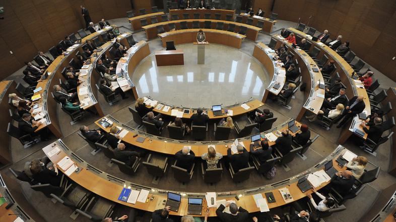 slovenija 20.03.13, Alenka Bratusek, mandatarka, poslanci, drzavni zbor, izredna