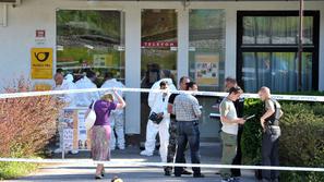 Rop pošte v Kresnicah pri Litiji.