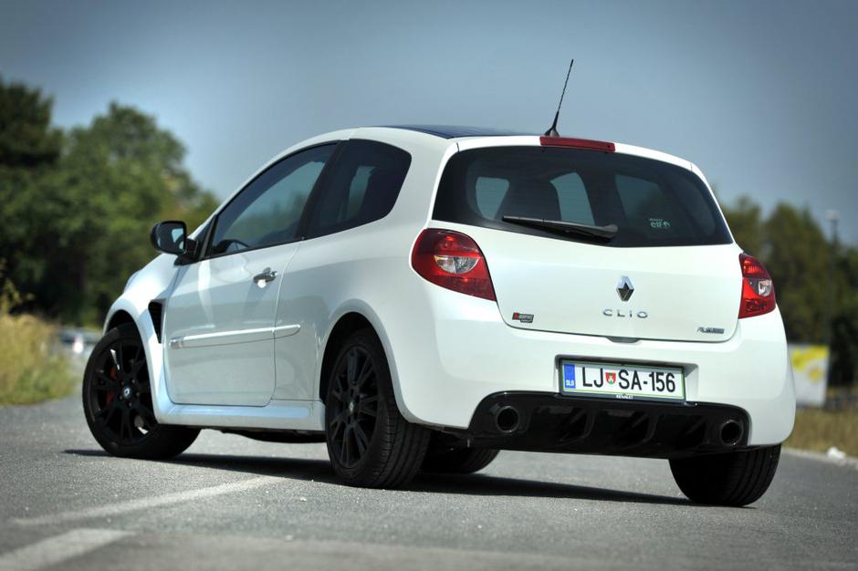 Renault clio RS Akrapovič | Avtor: Anže Petkovšek