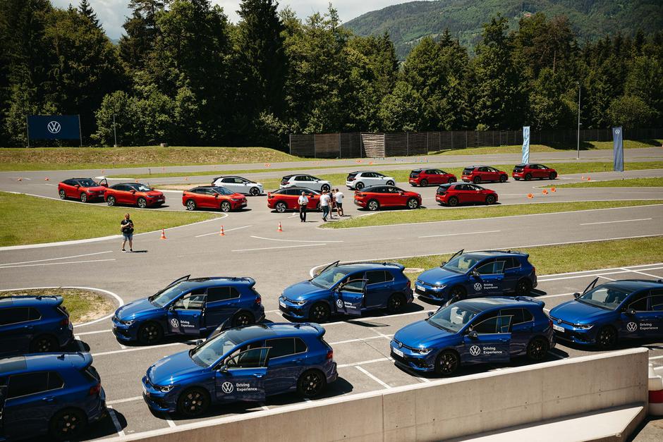 Volkswagen driving experience | Avtor: Volkswagen
