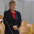 Obtožena 50-letna Sonja Smodiš med razglasitvijo sodbe v sodni dvorani Okrožnega
