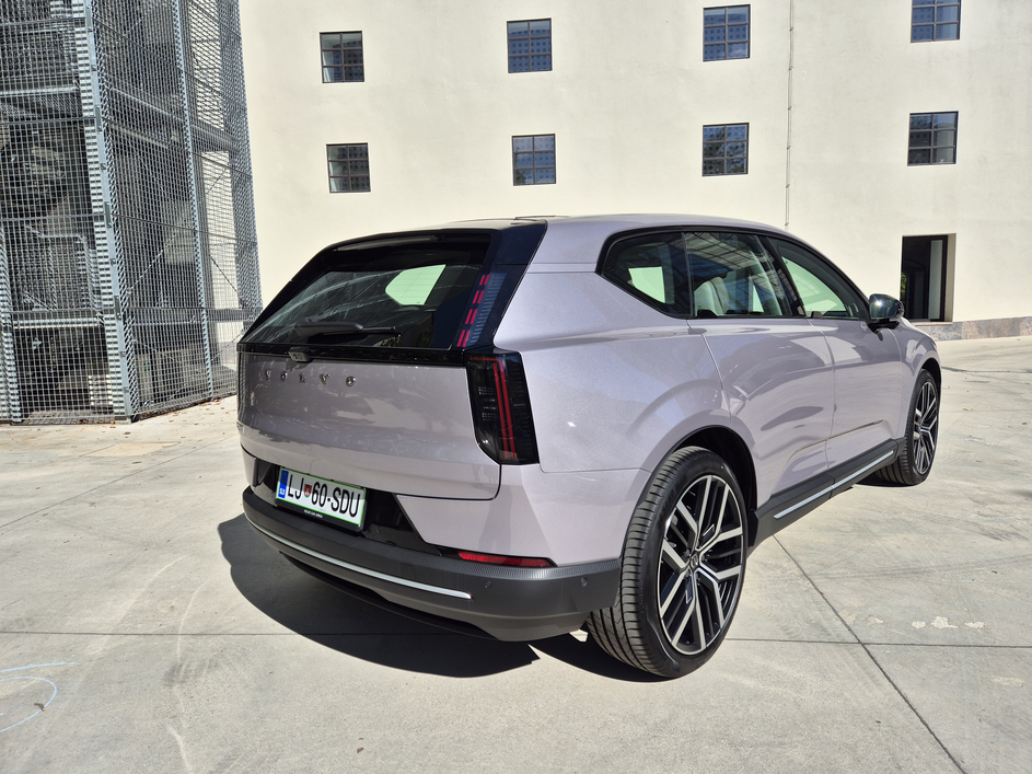 Volvo EX60
