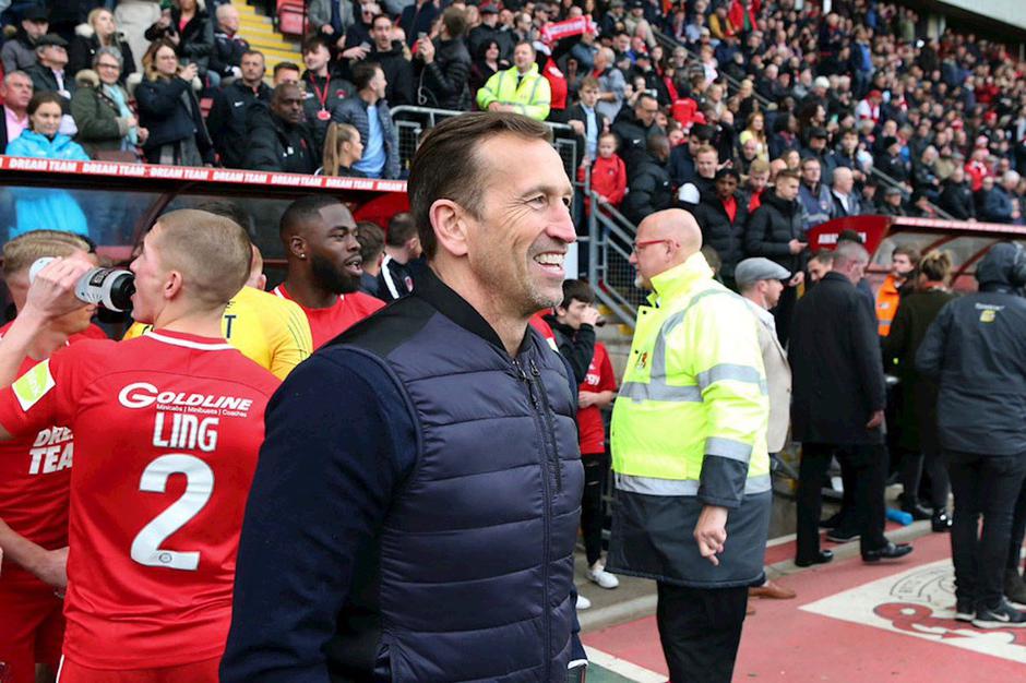 Justin Edinburgh Leyton Orient | Avtor: Reševalni pas/Twitter