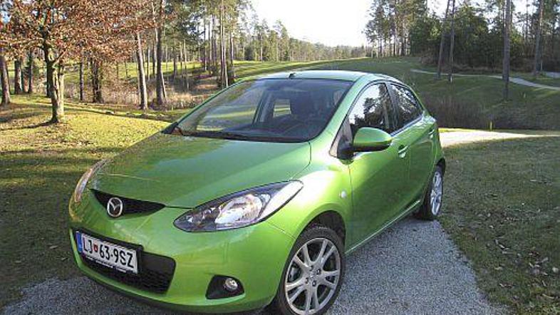 Lani si je laskavi naslov priborila mazda2, leta 2007 je to postal lexus LS460, 