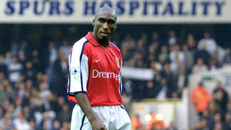 Sol Campbell bo po štirih letih znova oblekel dres londonskega Arsenala. (Foto: 