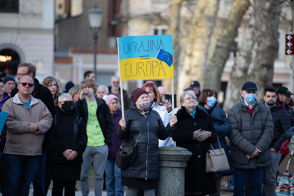 Shod za Ukrajino | Avtor: Vlada RS