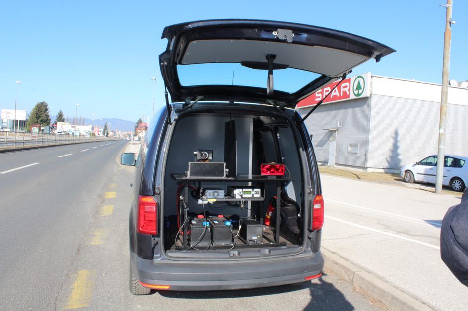Policija radar hitrost merilnik | Avtor: Policija