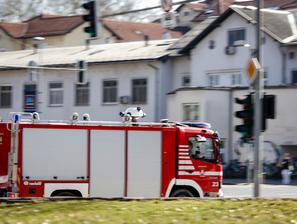 gasilci, gasilski avto