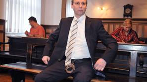 Marconi naj bi denar vlagateljev nakazoval na osebne račune, ki so jih banke zam