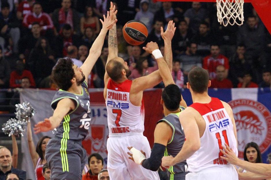 Sergio Llull Vassilis panoulis Olympiacos Real Madrid Evroliga | Avtor: EPA