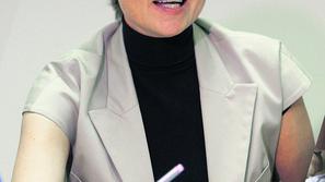 Irena Kuntarič Hribar