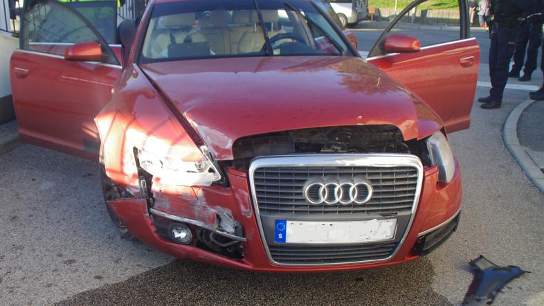 Audi A6, ki je prevažal nezakonite migrante