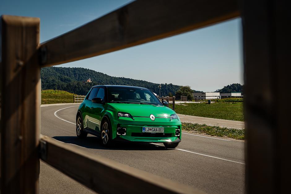 Predstavitev Renault twingo, R4 in R5 | Avtor: Saša Despot
