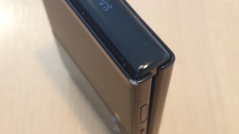 Samsung Galaxy Z Flip3 - bralec