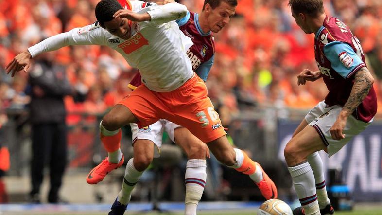 Ince O'Neil Taylor Blackpool West Ham United Championship Premier League Anglija