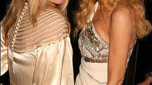 Courtney (desno) je priznala, da je bilo zabavno. (Foto: The Sun)