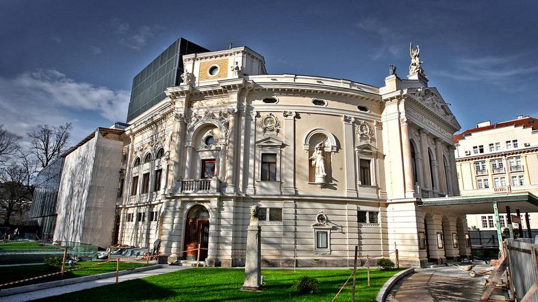 Gala koncert opernih zborov in arij, za katerega so v Operi upali, da bo odprl n