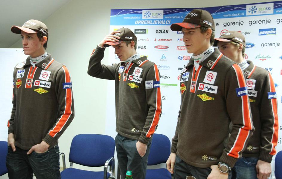 skupinska fotografija skakalci orli szs