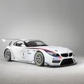 Večina komponent je izdelana iz ogljikovih vlaken, BMW Z4 GT3 zato tehta le 1200