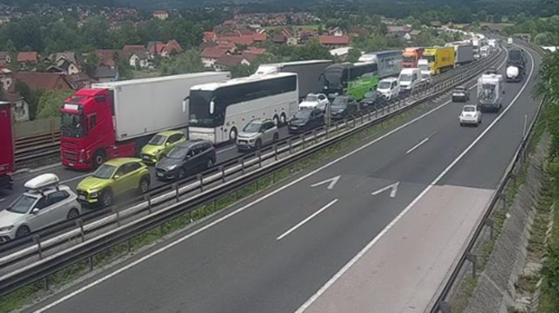 zastoj na primorski avtocesti