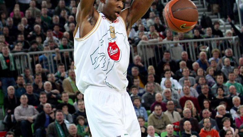 V Rimu je dal Kenny Gregory 19 točk in imel še 14 skokov. Danes se je vrnil iz d