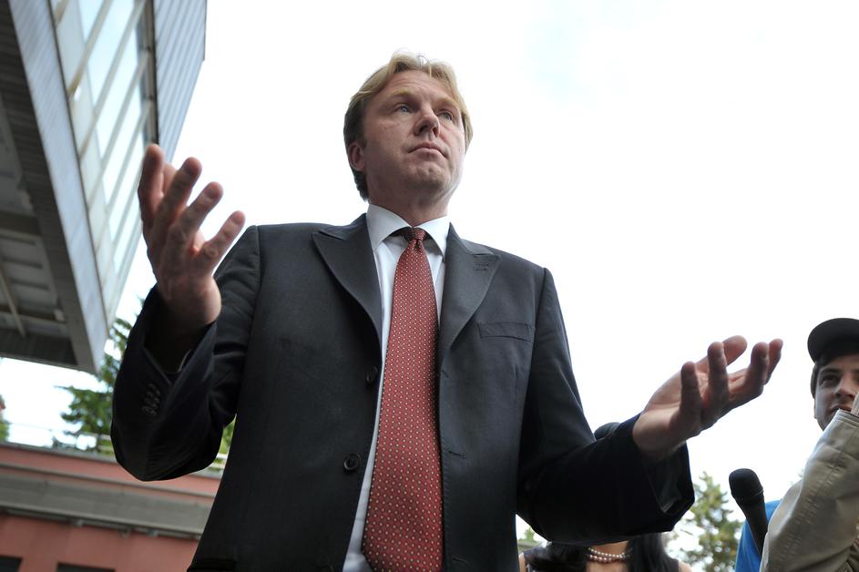 Gregor Golobic Zares