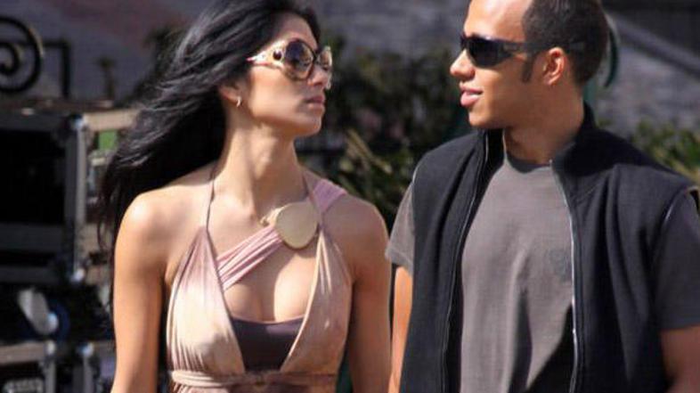 Po zaroki pa kmalu poroka in otroci ...