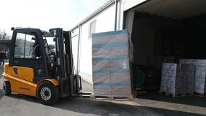 koronavirus COVID-19 zaščitne maske