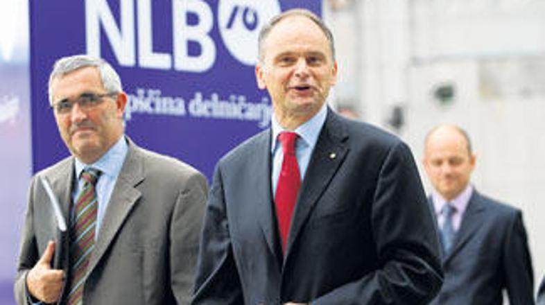 Po naših ocenah bi Kramar moral v skladu s pogodbo dobiti celo okoli 1,5 milijon