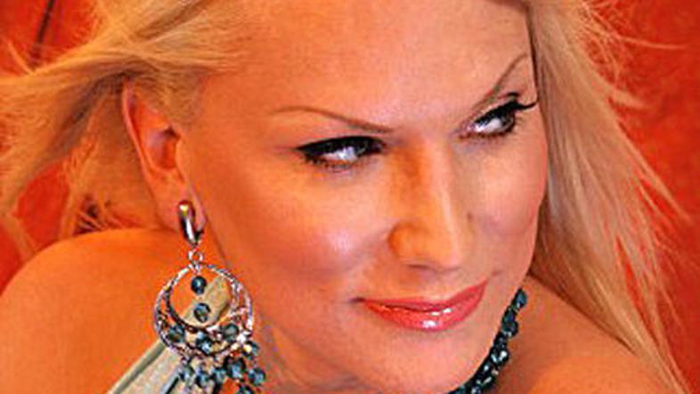 Salome se bo tokrat prvič odpravila na dopust sama - kot voznica.