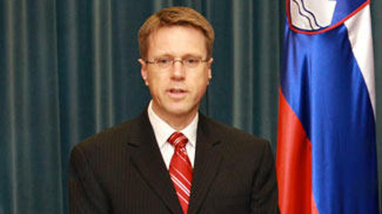 Žbogar zagotavlja, da novela pomeni okrepitev slovenske diplomacije. (Foto: Bošt