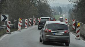 Delna zapora mosta, Medno