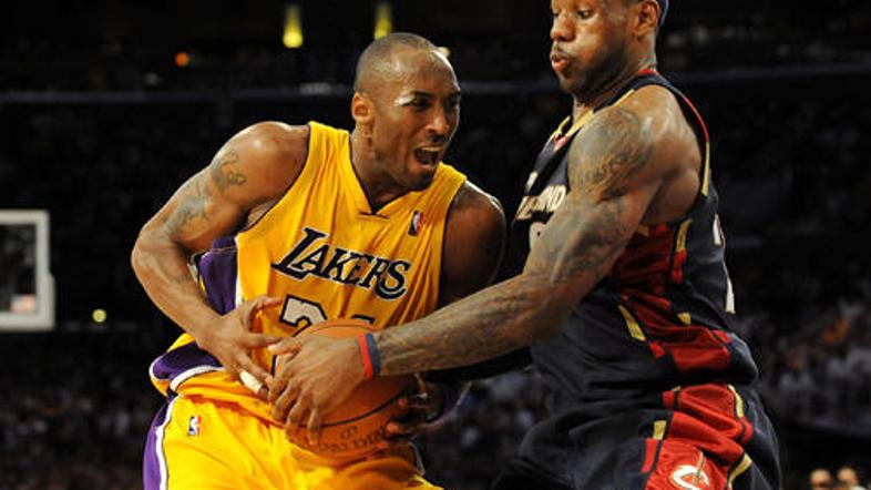 Bryant je aktualni MVP rednega dela, James pa bržčas edini, ki bi mu trofejo lah