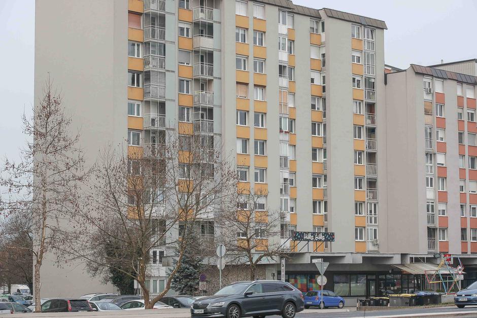 stanovanjski blok | Avtor: Saša Despot