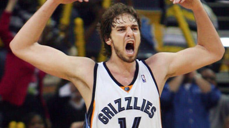 Pau Gasol bo dres Memphis Grizzliesov zamenjal za rumenega Los Angeles Lakersov.