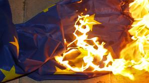 Sežig EU zastave na Cipru