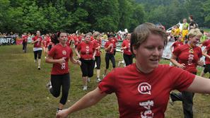 Če želite visokoresolucijsko fotografijo, nam pošljite elektronsko sporočilo na 