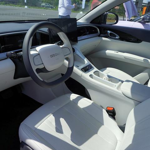 gelly EX2, geely E2