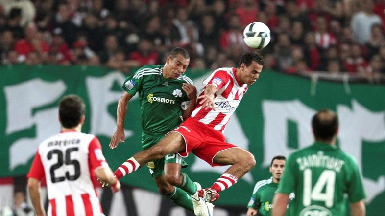 Grčija: derbi verčnih rivalov - Olympiakos : Panathinaikos