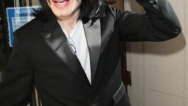 michael_jackson_fly_181108