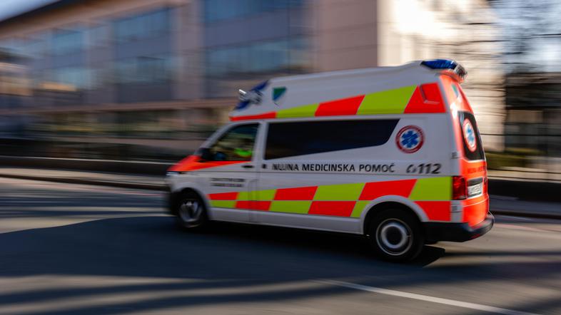 promet, reševalno vozilo, rešilec