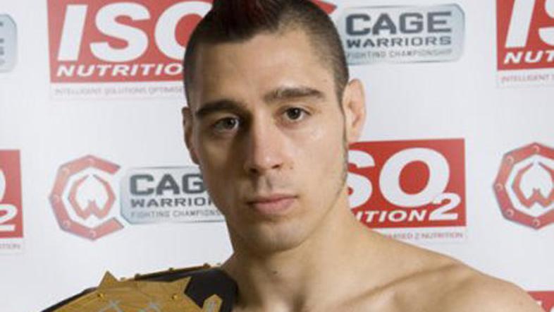 Dan Hardy se drži vse treh zlatih pravil.