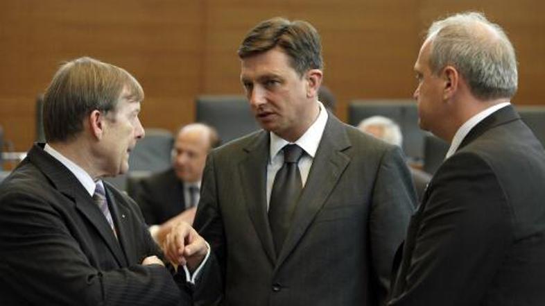 V SDS menijo, da ima SD svoje politične botre. © BOBO