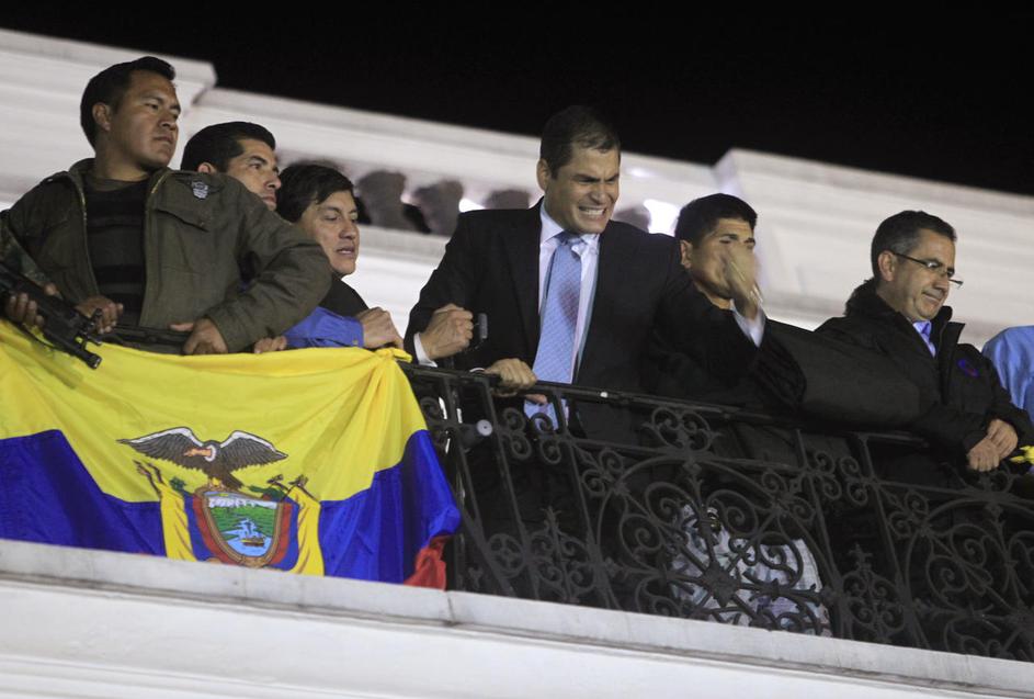 Rafael Correa, rešitev, vojska, Ekvador